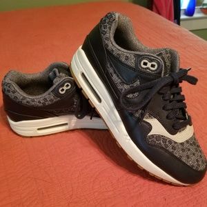 Like new Women's Nike air Jordans